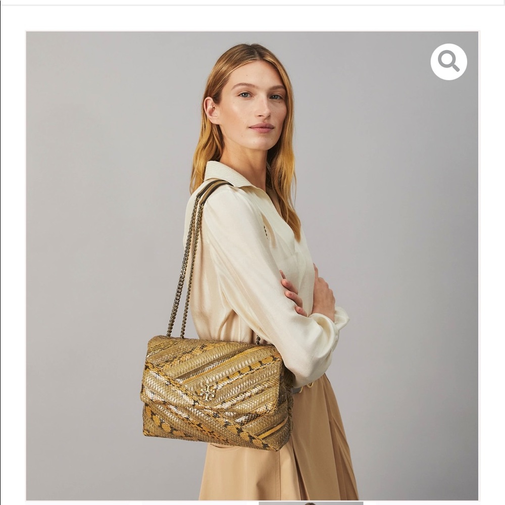 KIRA CHEVRON EXOTIC CONVERTIBLE SHOULDER BAG
Color: CARAMEL CORN
